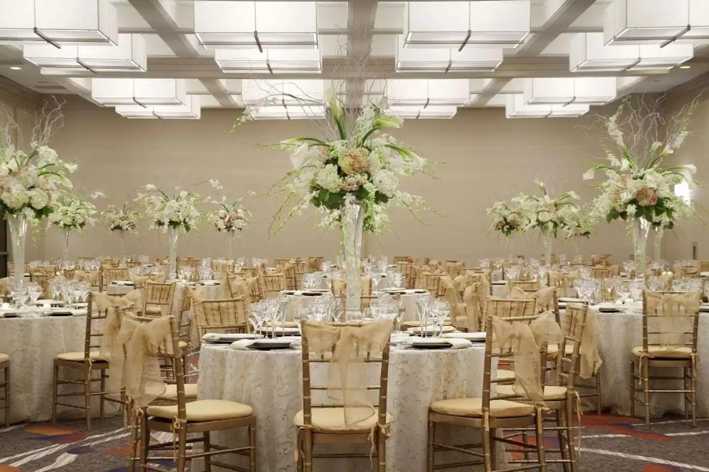 Hilton New York JFK Airport Hotel Restaurant