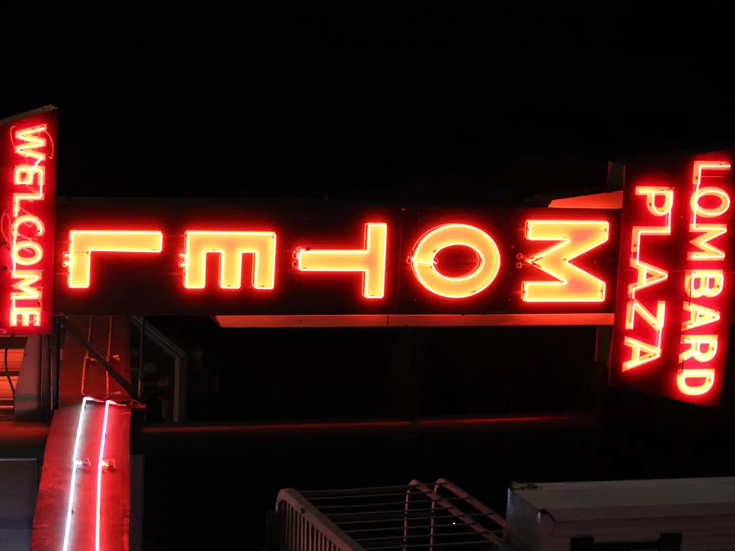 Lombard Plaza Motel Aussenansicht