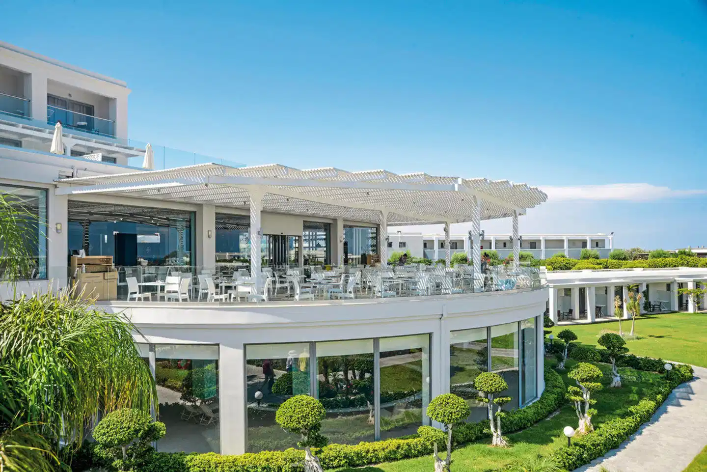 Asterias Beach Resort Aussenansicht