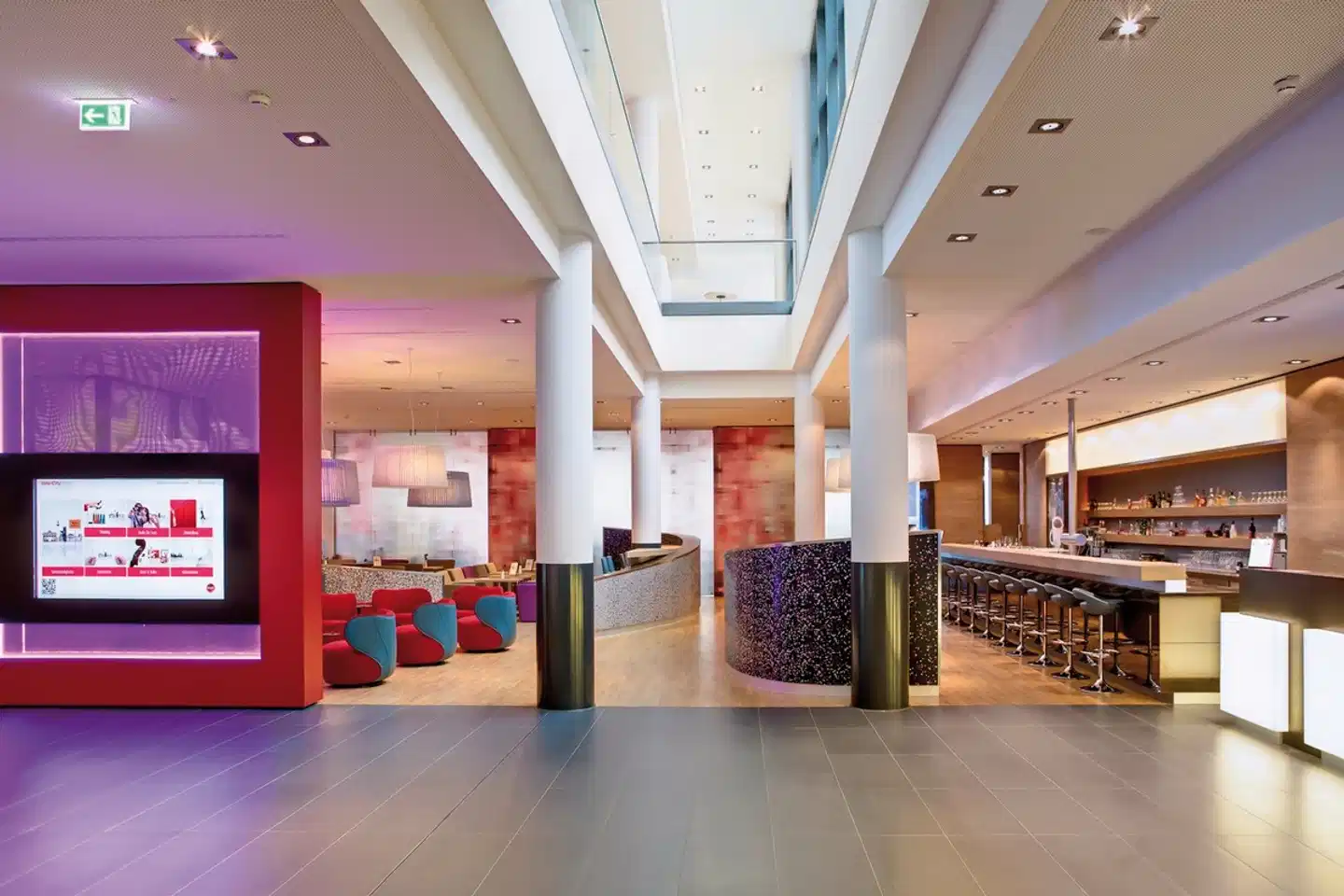 IntercityHotel Berlin Hauptbahnhof Lobby