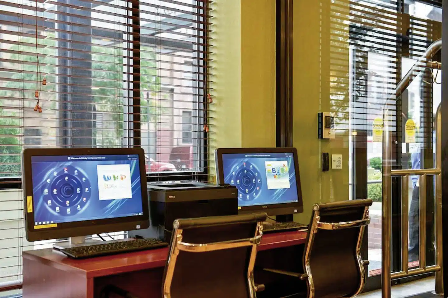 Holiday Inn Express Manhattan Midtown West Lobby