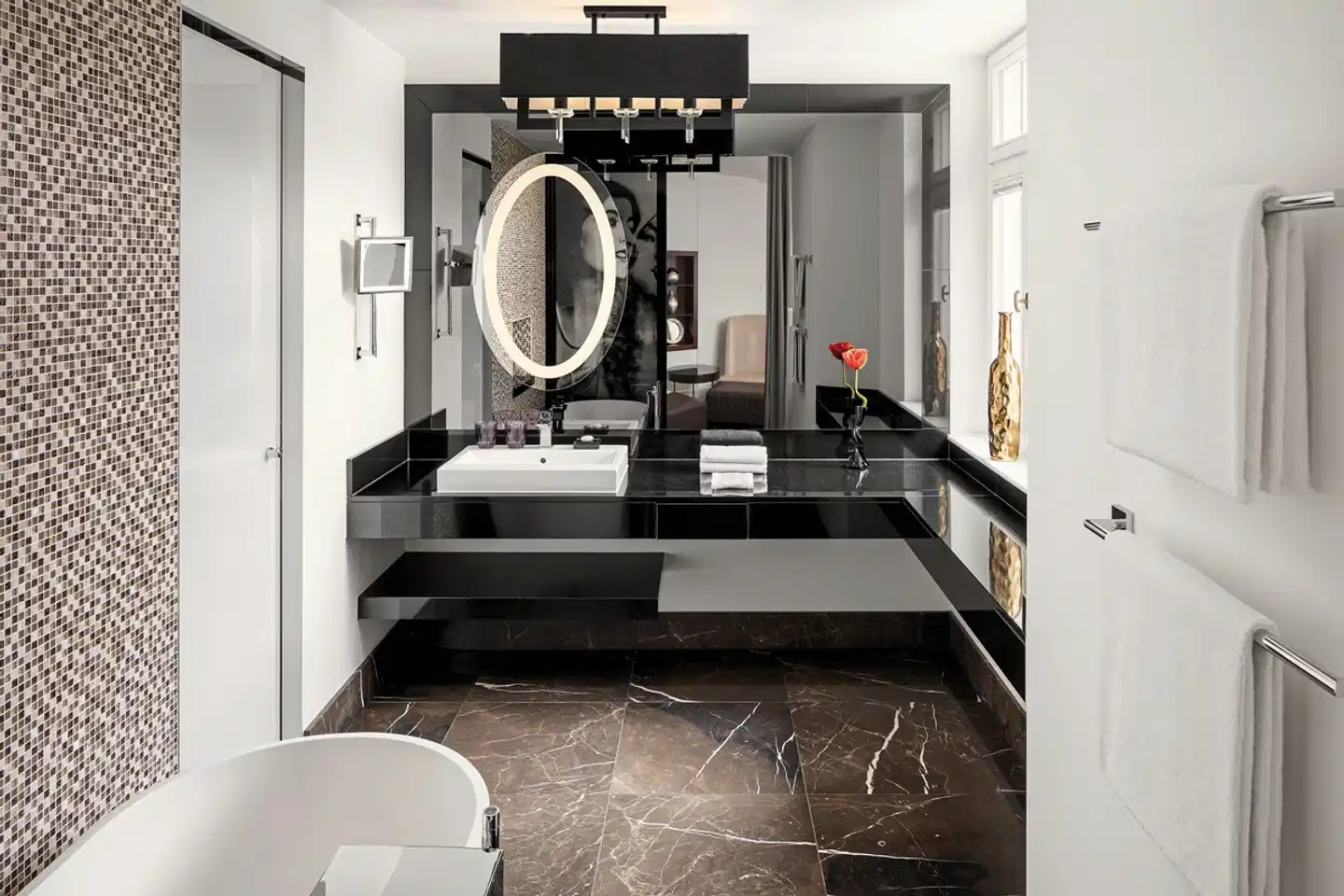 Roomers Berlin Steinplatz, Autograph Collection Badezimmer