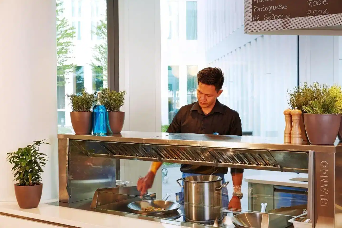 H2 München Neue Messe Bar