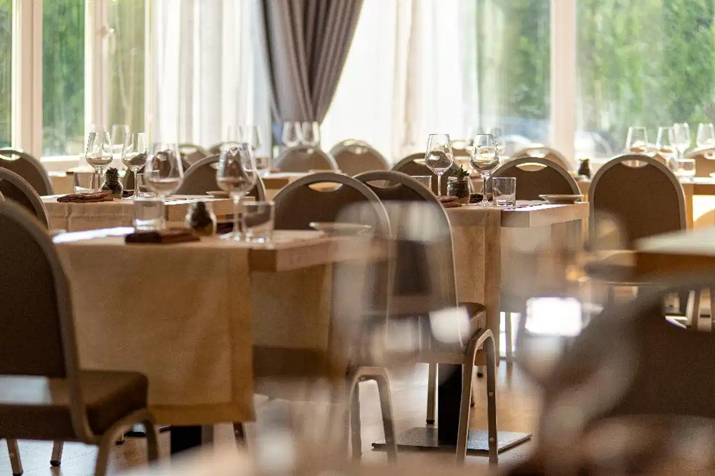 Simon Hotel Restaurant