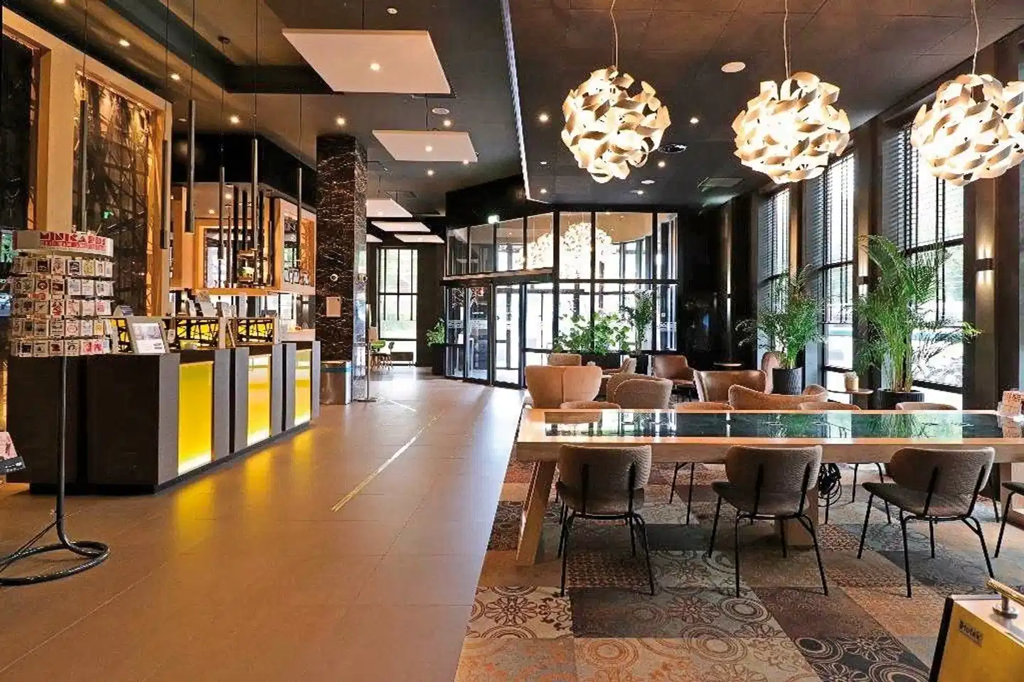 XO Hotels Couture Bar