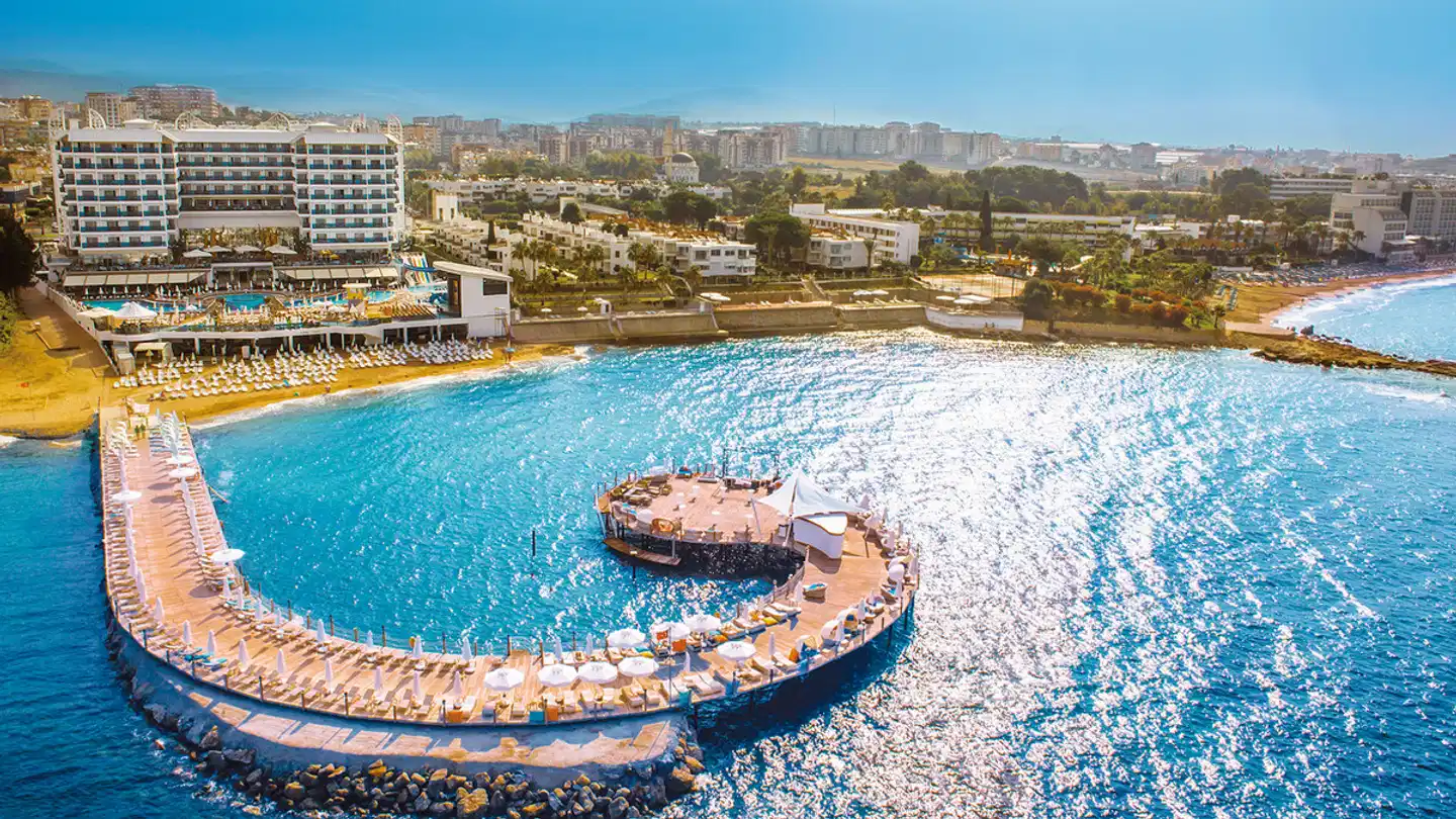 Azura Deluxe Resort & Spa Hotel Pool