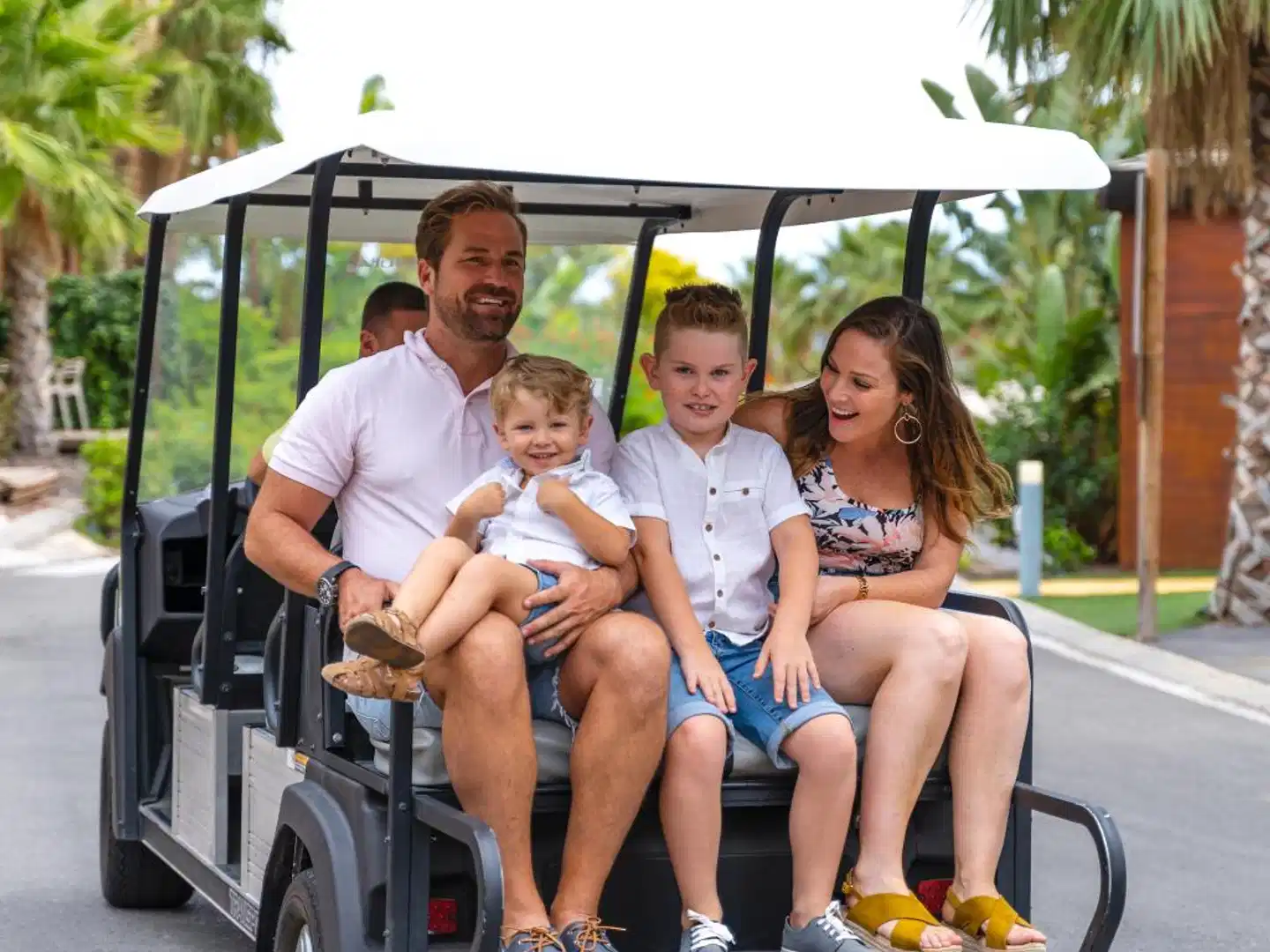 Magic Natura Animal, Waterpark Polynesian Lodge Resort Personen