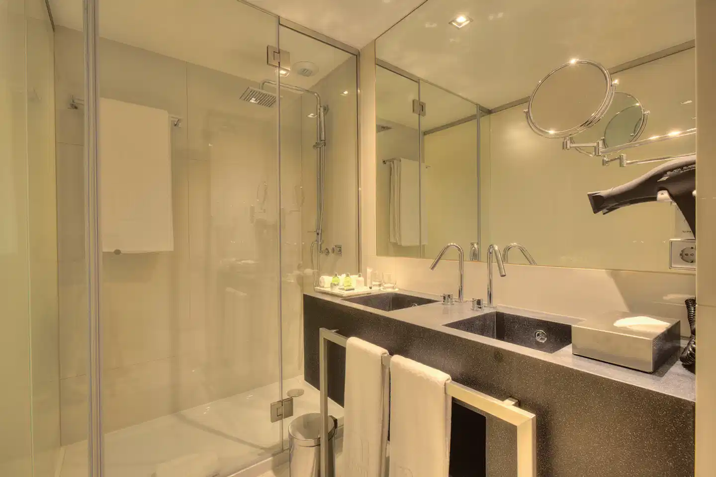 NH Collection Porto Batalha Badezimmer