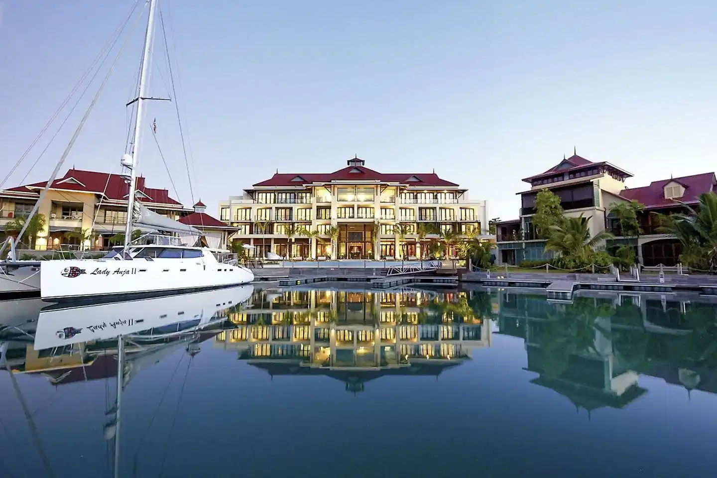 Eden Bleu Hotel Aussenansicht