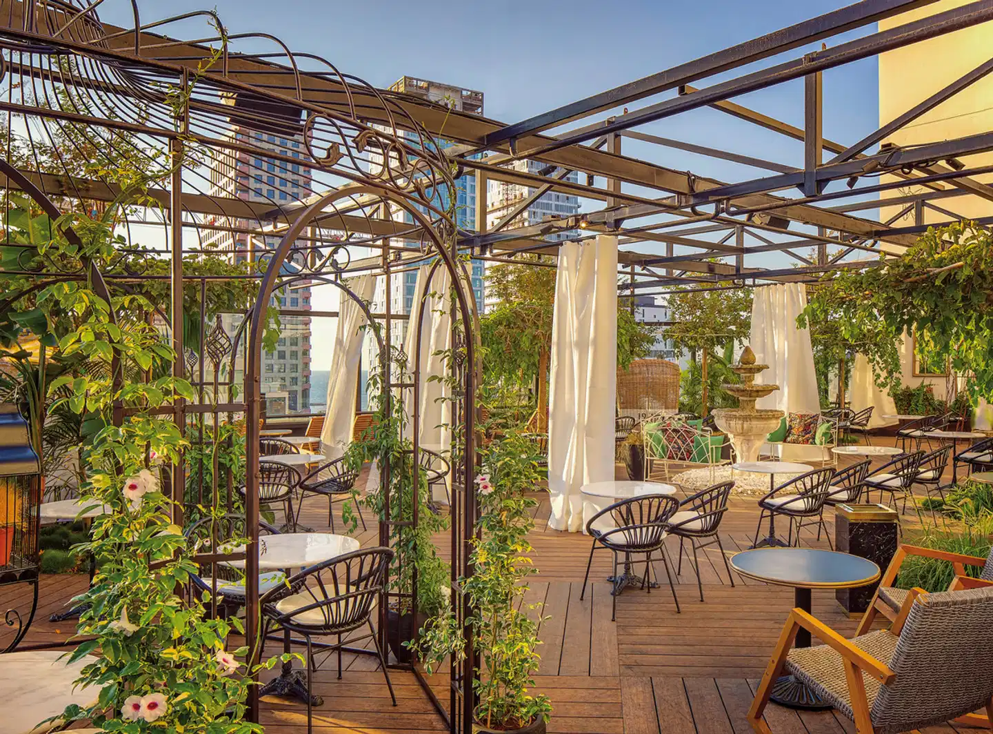 Lighthouse by Brown Hotels Tel Aviv Terrasse