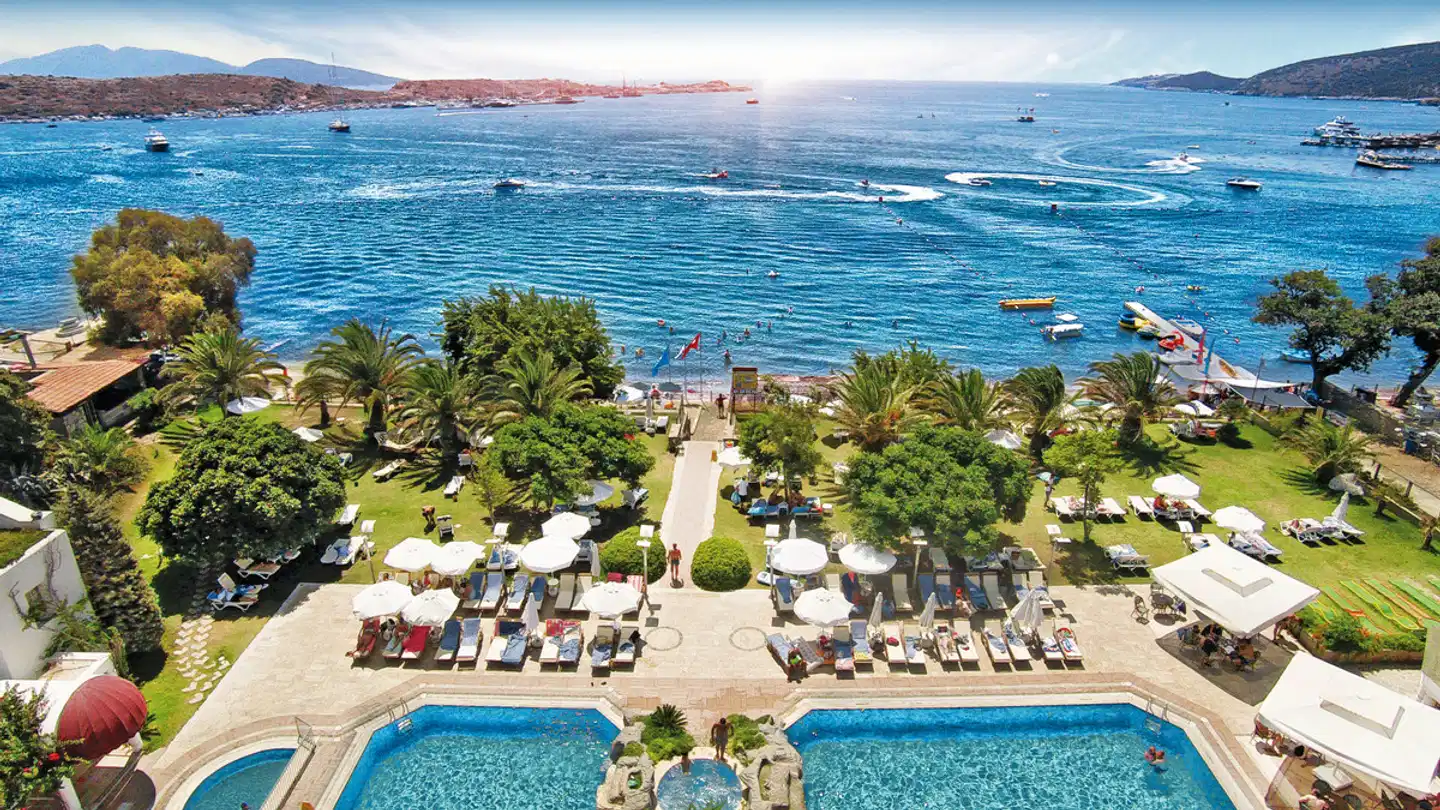 Royal Asarlik Beach Pool