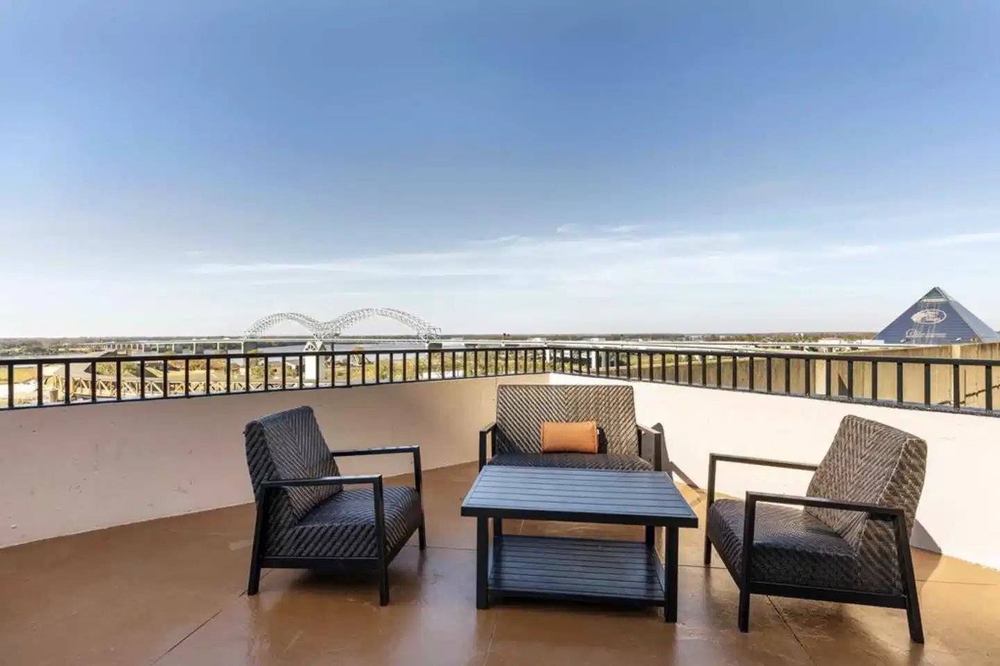 Comfort Inn Downtown Memphis Terrasse