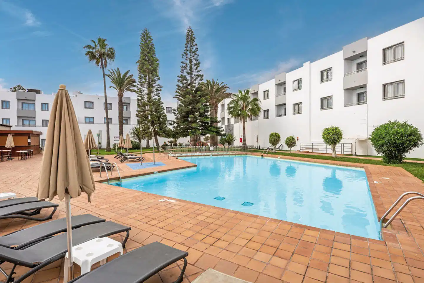 LIVVO Corralejo Beach Pool