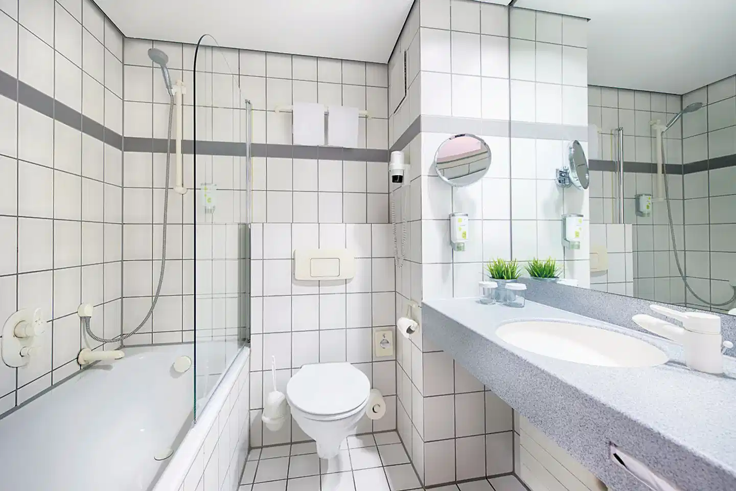 ACHAT Hotel Stuttgart Airport Messe Badezimmer