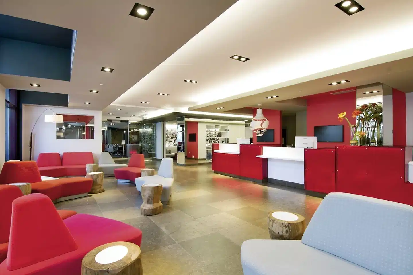 Novotel Montreal Centre Lobby