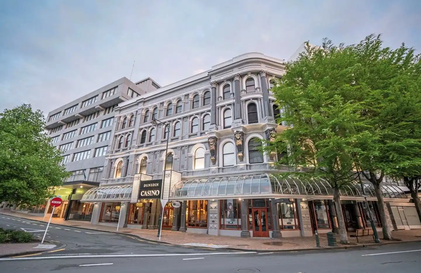 Scenic Hotel Southern Cross Aussenansicht