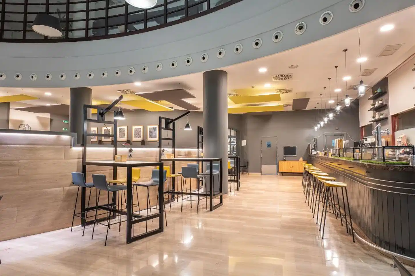 Silken Amara Plaza Bar