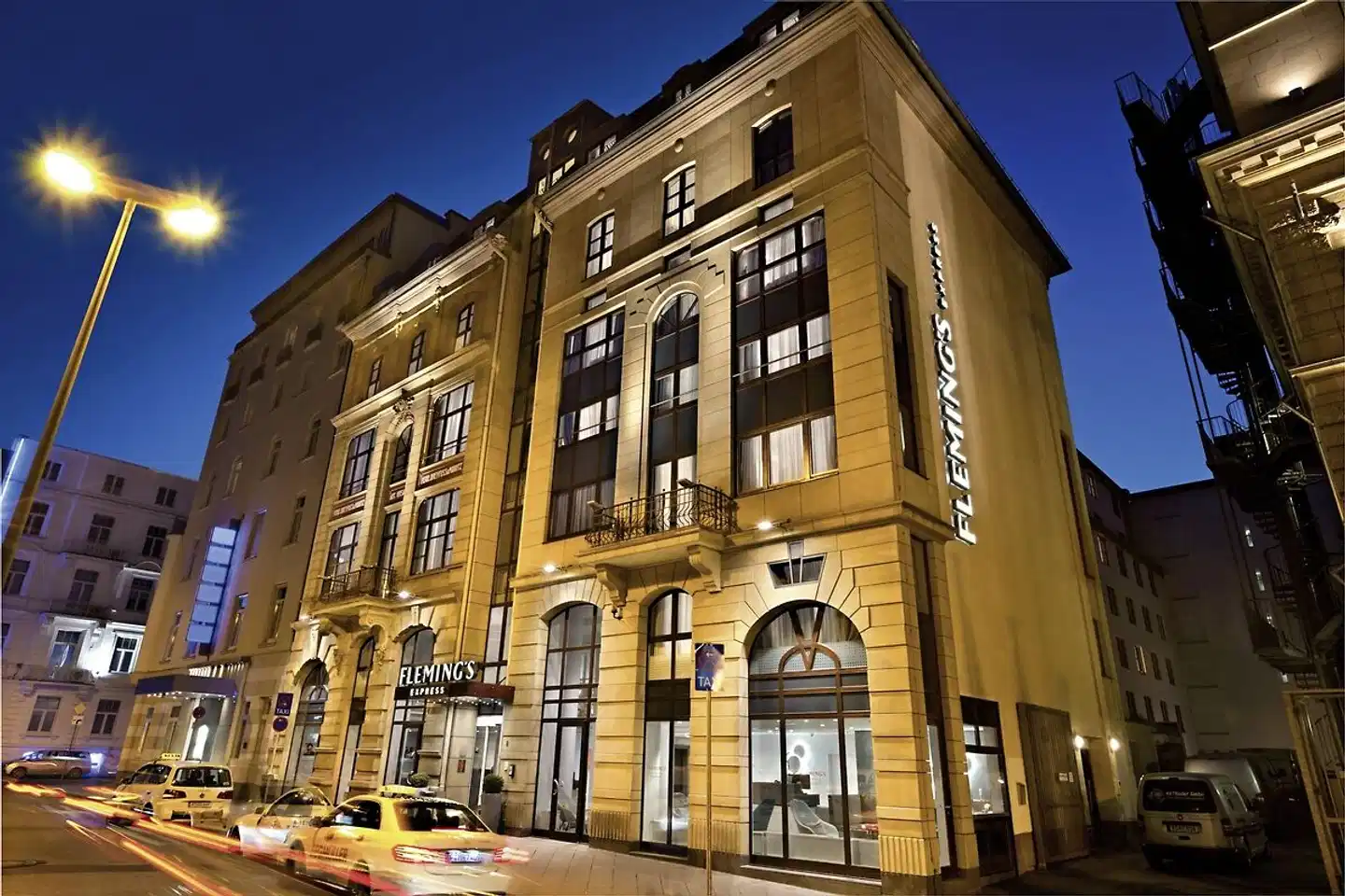 Flemings Express Frankfurt Aussenansicht