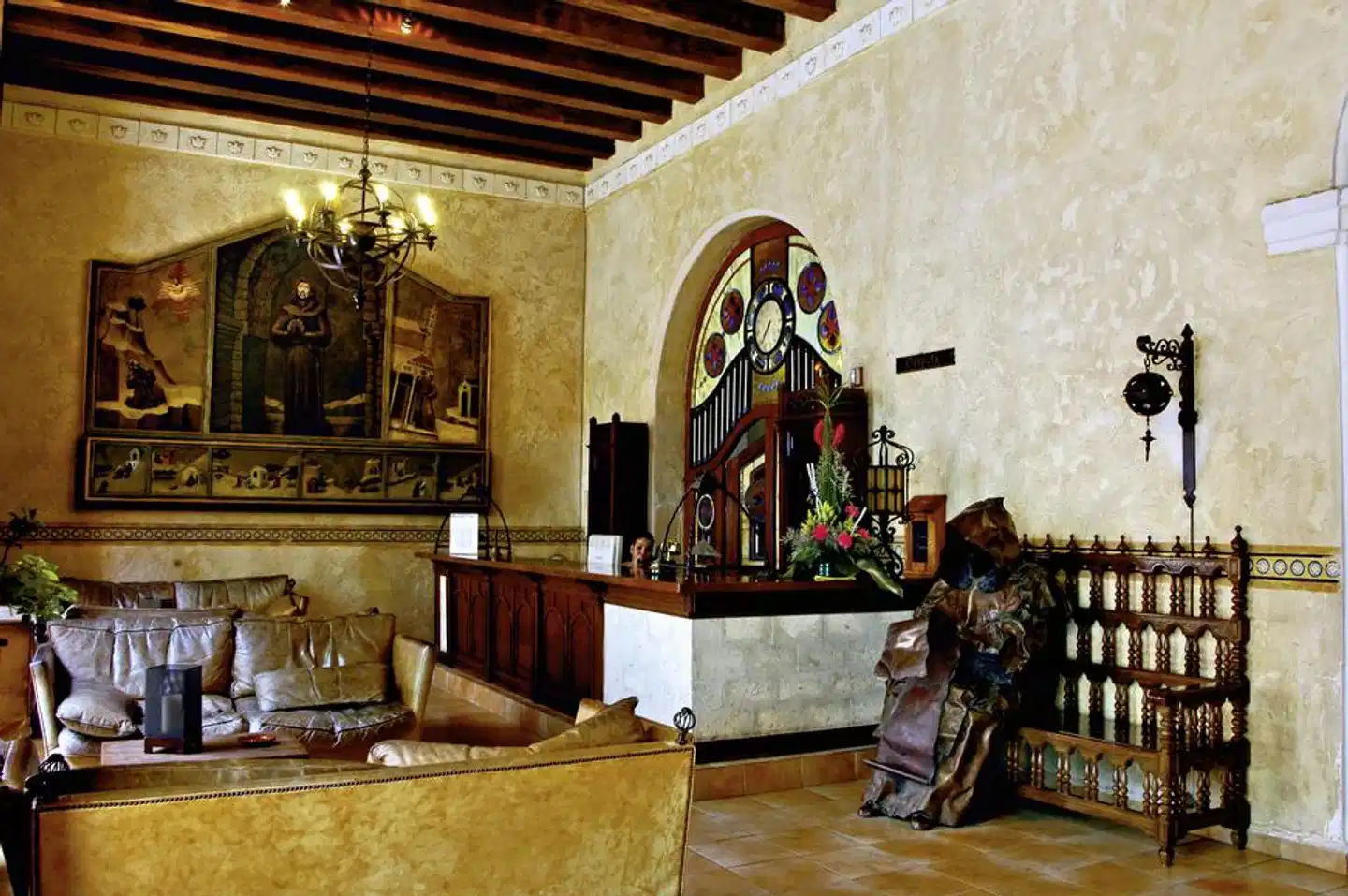 Los Frailes Lobby