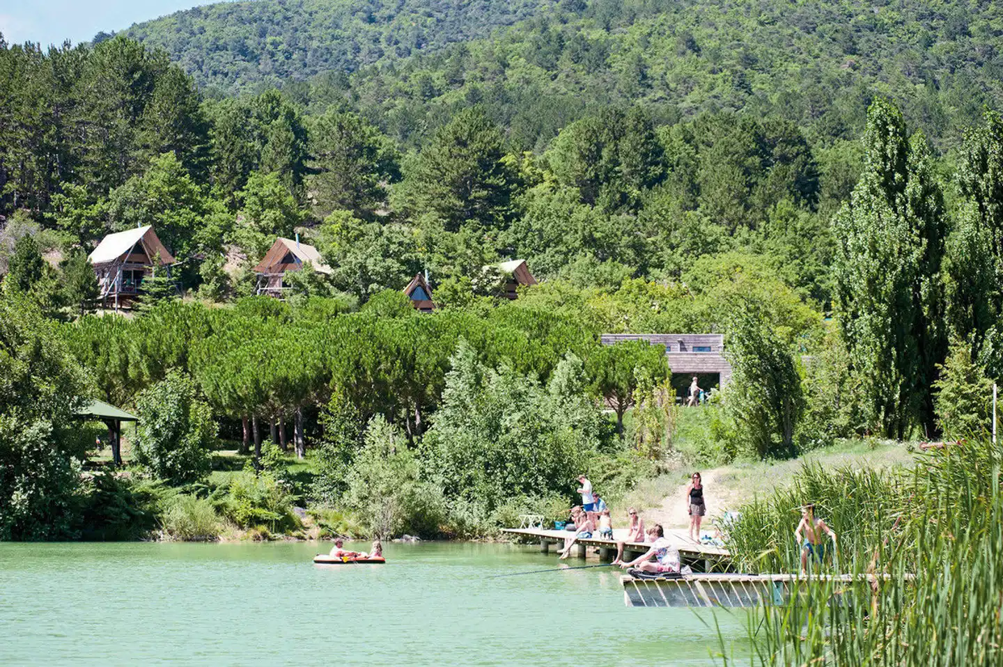 Village Huttopia Dieulefit Landschaft