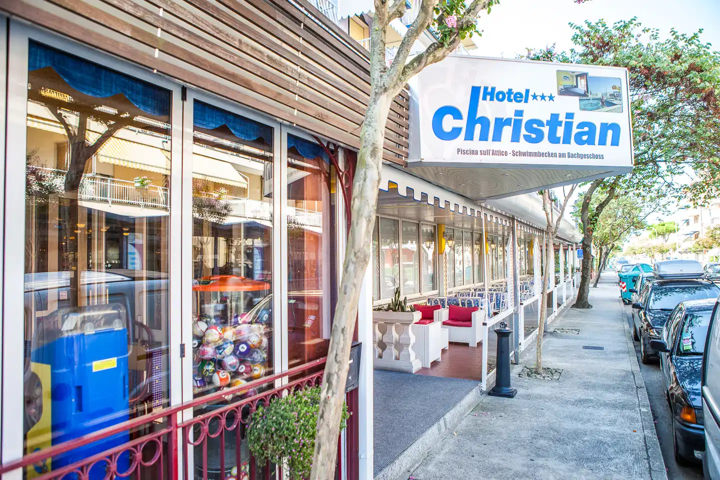 Christian Bar