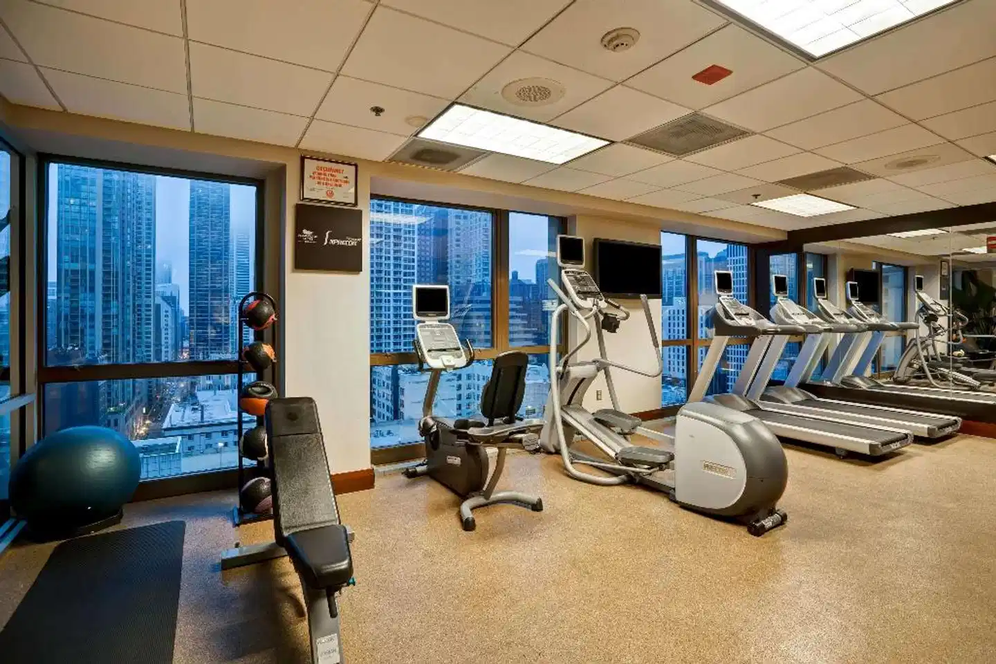 Homewood Suites by Hilton Chicago-Downtown Sport und Entertainment