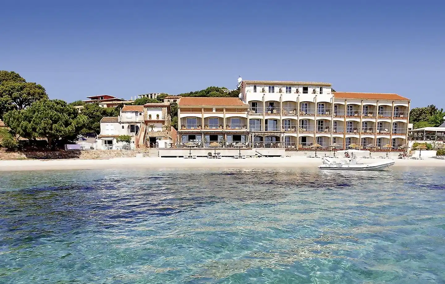 Le Pinarello Hôtel Aussenansicht