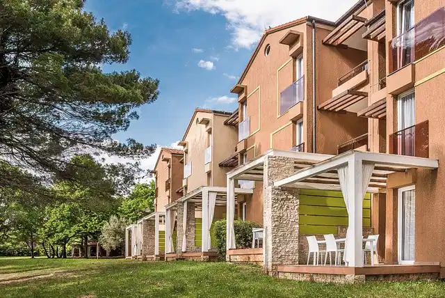 Apartments Stella Plava Laguna Aussenansicht