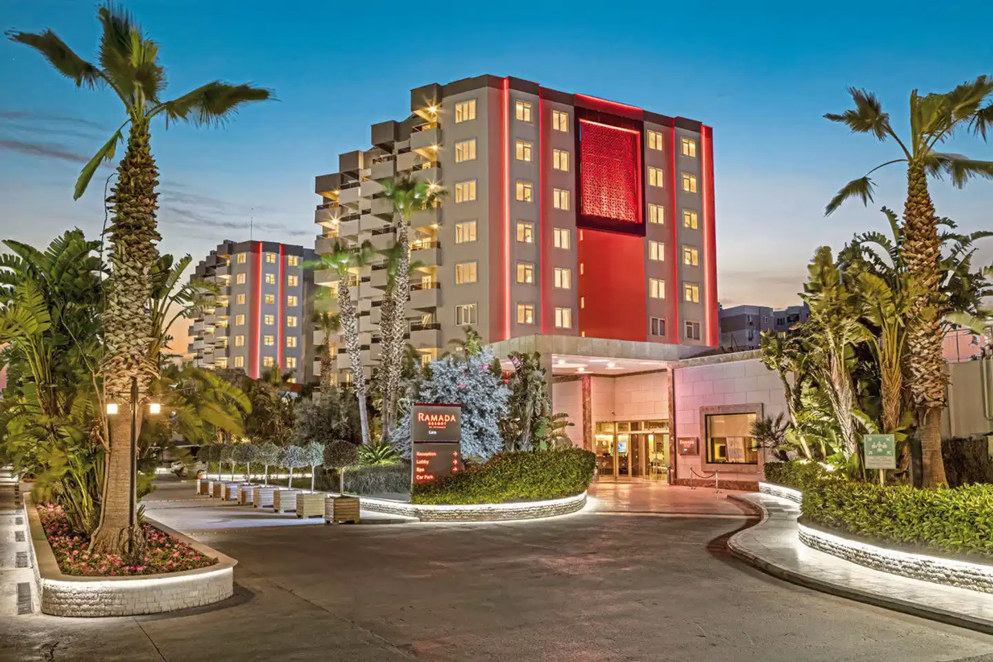 Ramada Resort Lara Aussenansicht