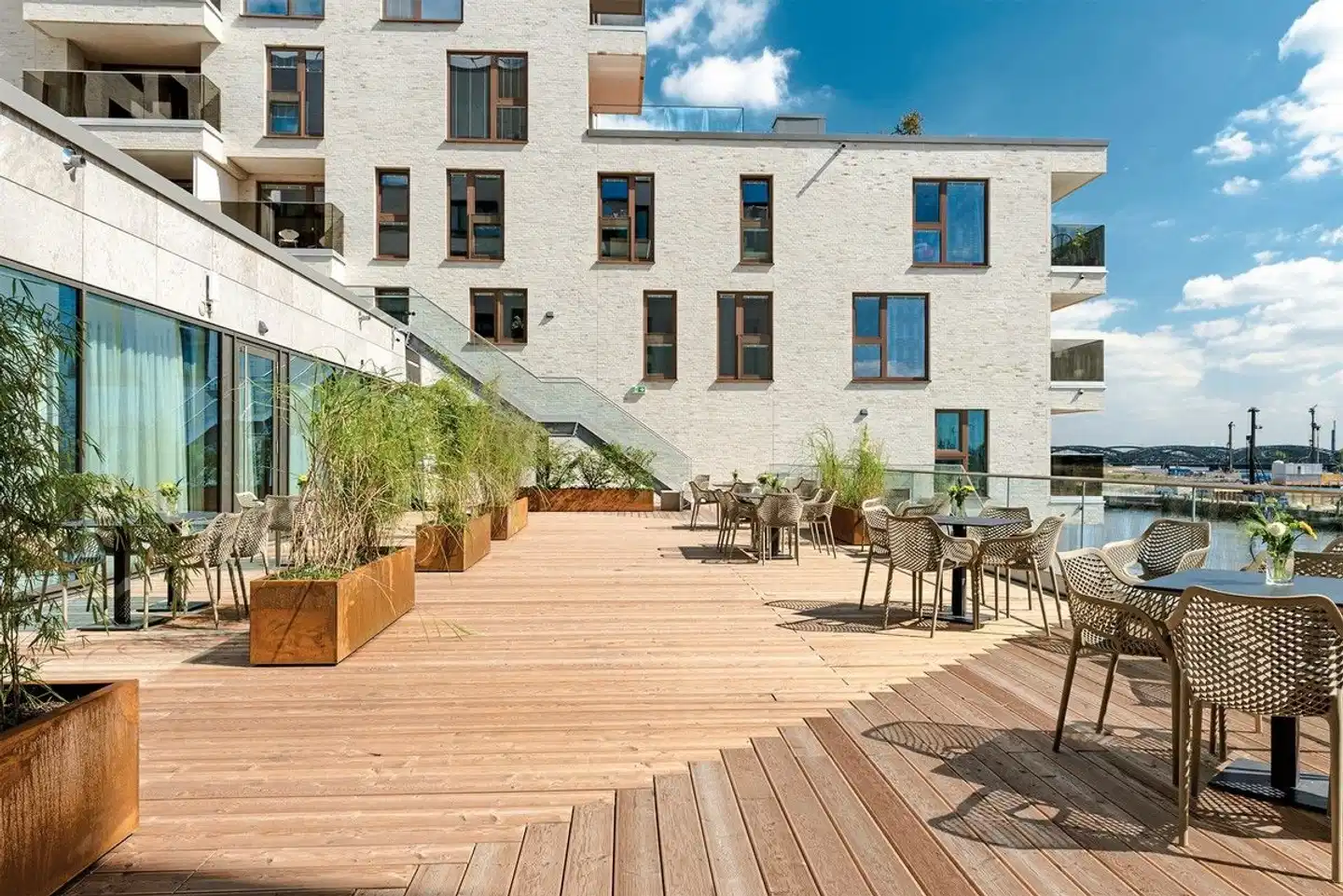 JUFA Hotel Hamburg HafenCity Terrasse