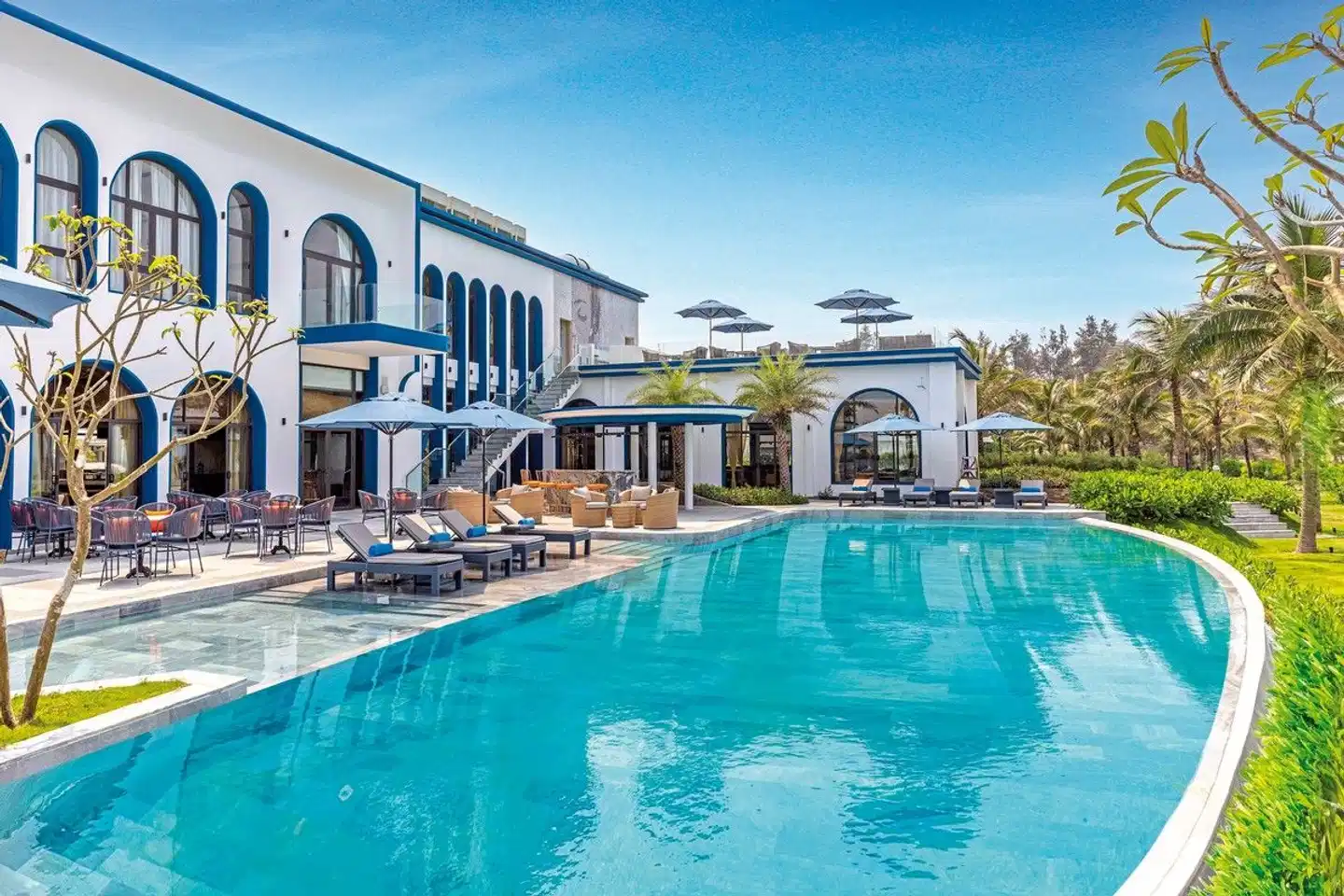 Wyndham Hoi An Royal Beachfront Resort Pool