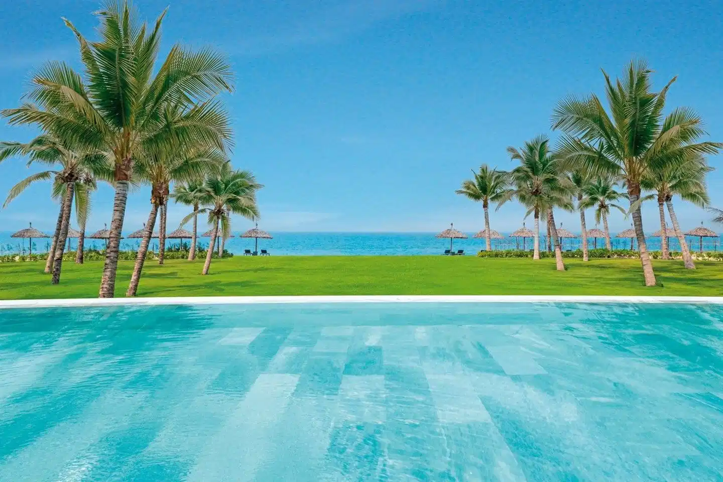 Wyndham Hoi An Royal Beachfront Resort Pool