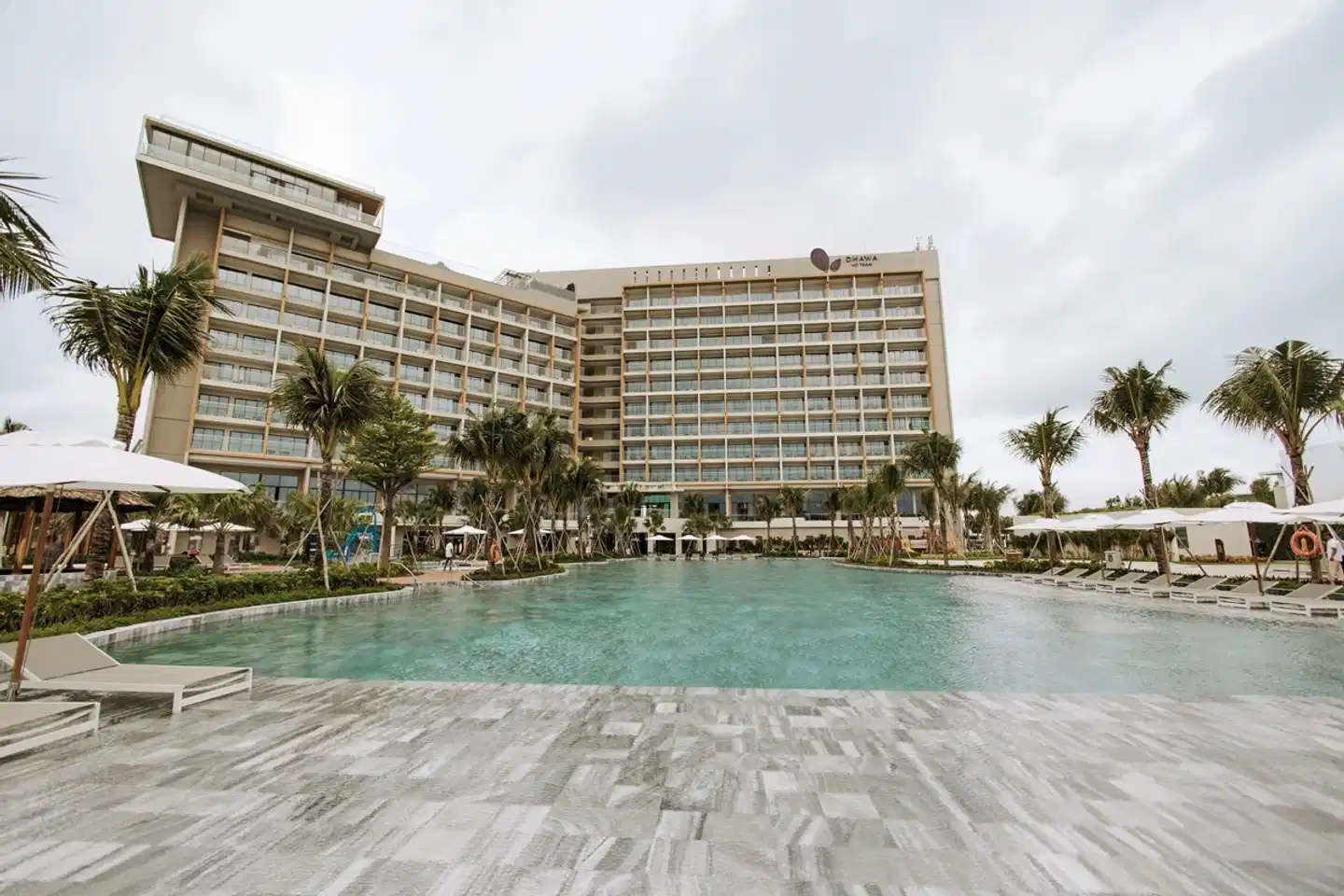 Dhawa Hotel Ho Tram Aussenansicht