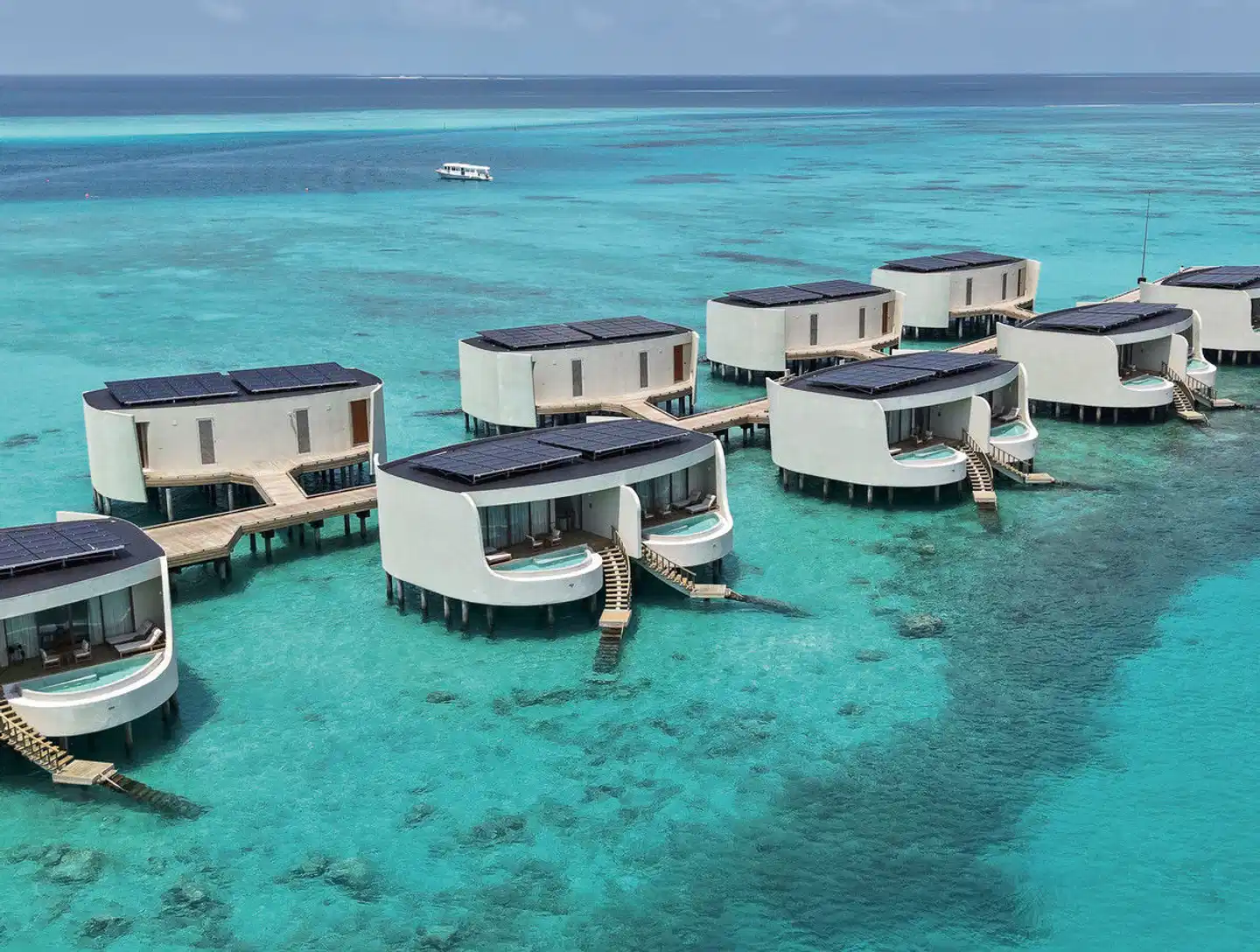 Centara Grand Lagoon Maldives Pool