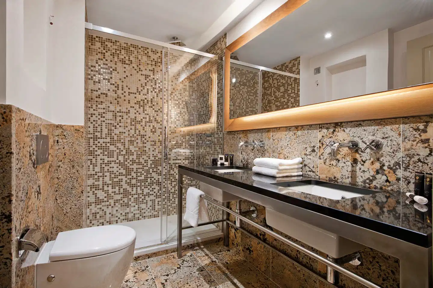 Hotel Royal Prague Badezimmer