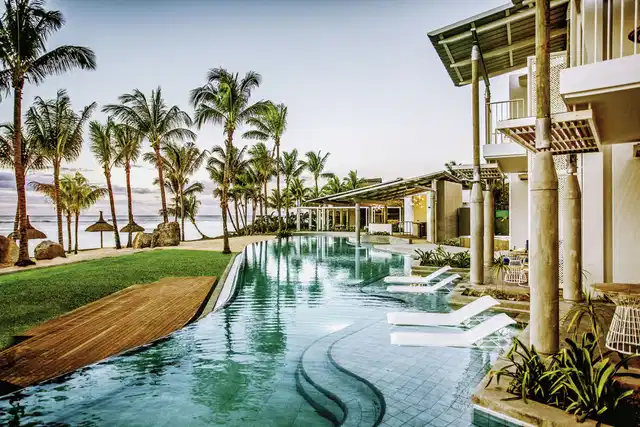 Victoria for 2 Beachcomber Resort & Spa Pool