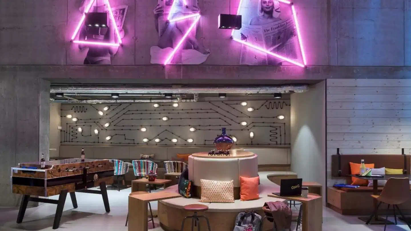 Moxy Frankfurt City Center Bar