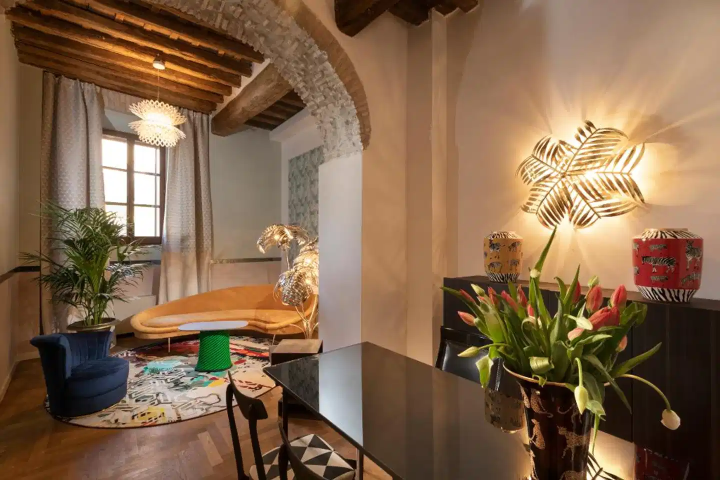 Manfredi Palm Suites Lobby