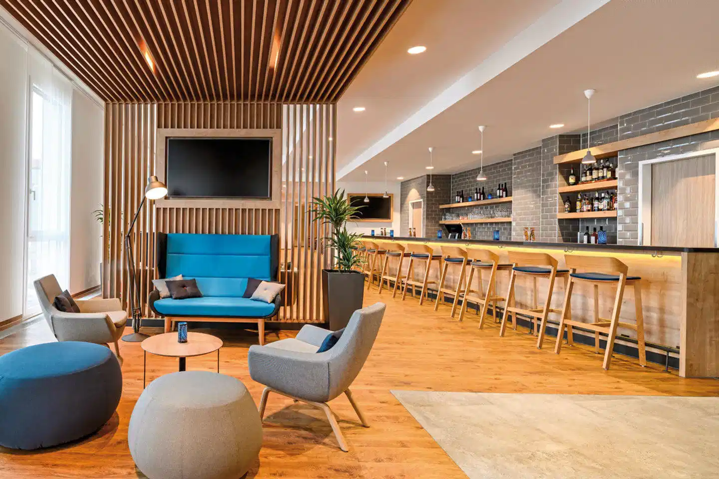 Holiday Inn Express Regensburg Bar