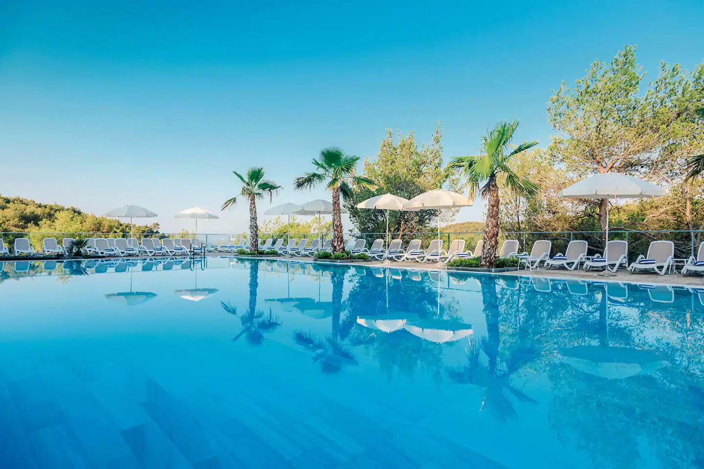 Gava Waterman Island Cottages Pool