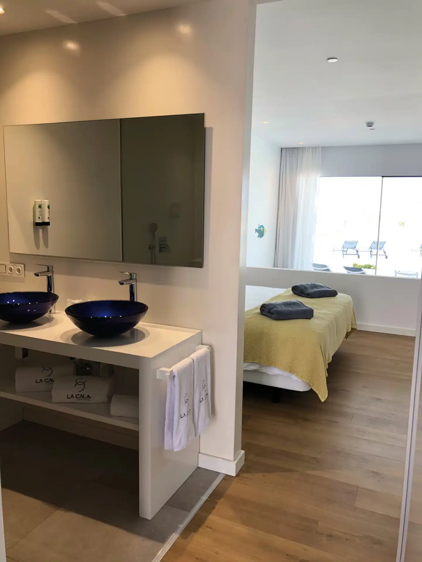 La Cala Suites Hotel Badezimmer