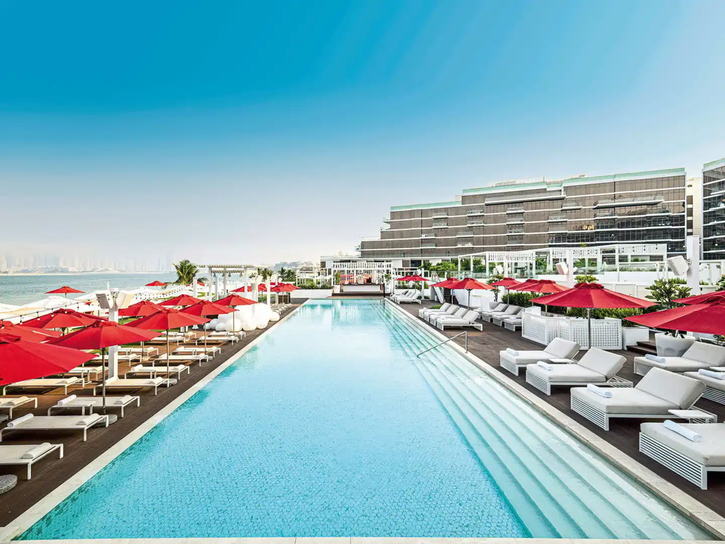 Th8 Palm Dubai Beach Resort, Vignette Collection Pool