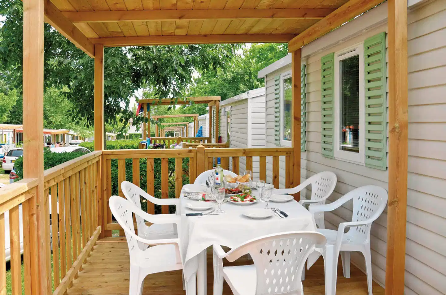 Bi Village Mobile Homes (by Happy Camp) Terrasse