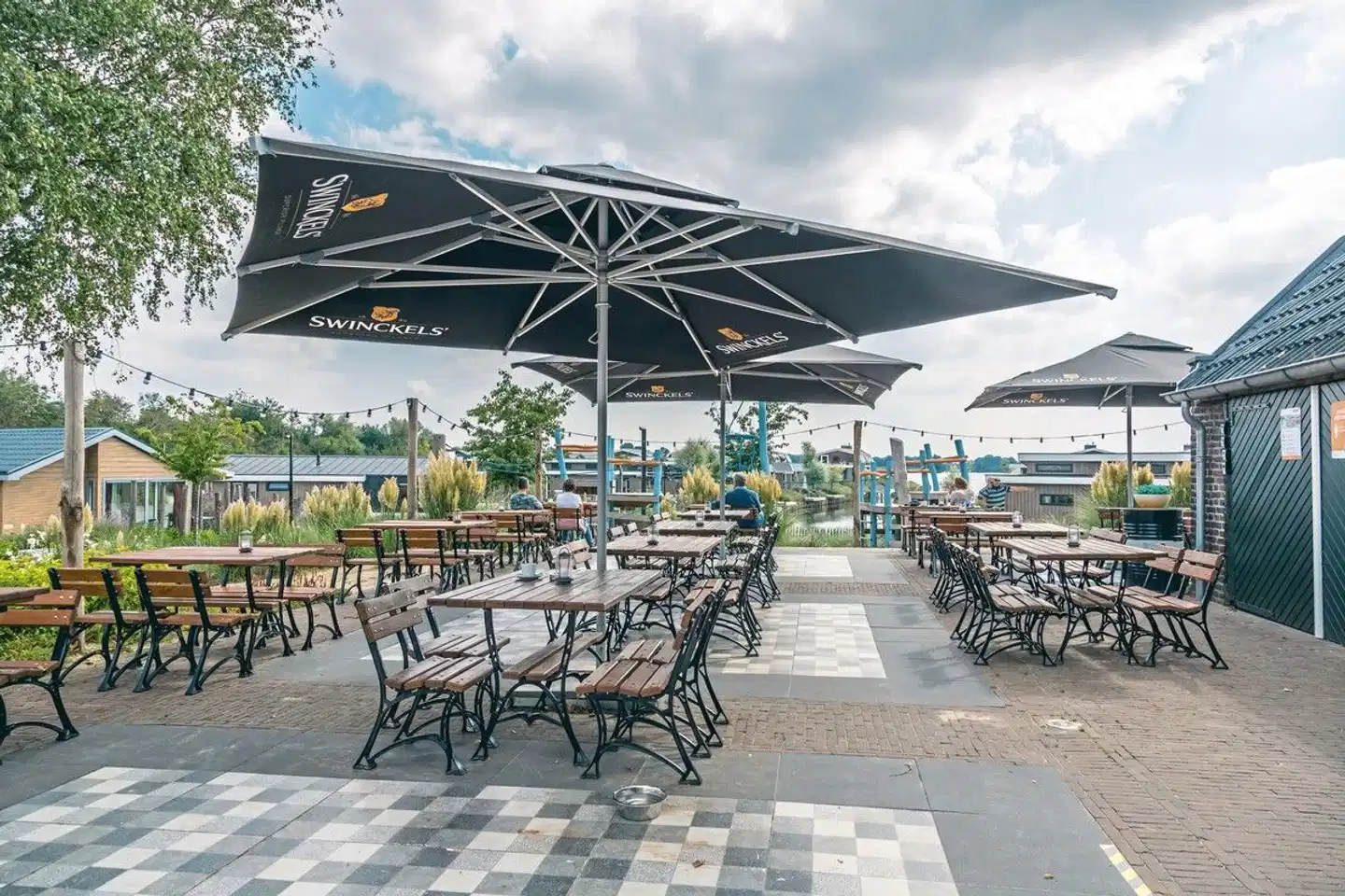 EuroParcs De Kraaijenbergse Plassen Terrasse