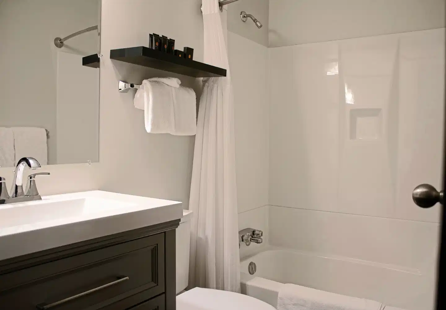 Midnight Sun Hotel Badezimmer