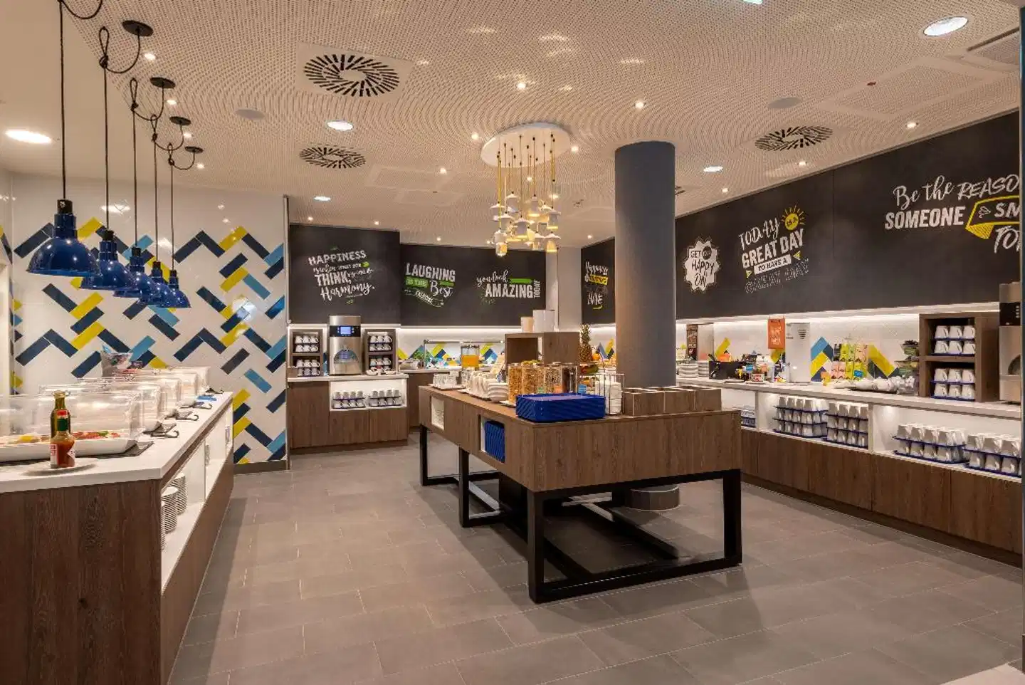 Hampton by Hilton Düsseldorf City Centre Bar