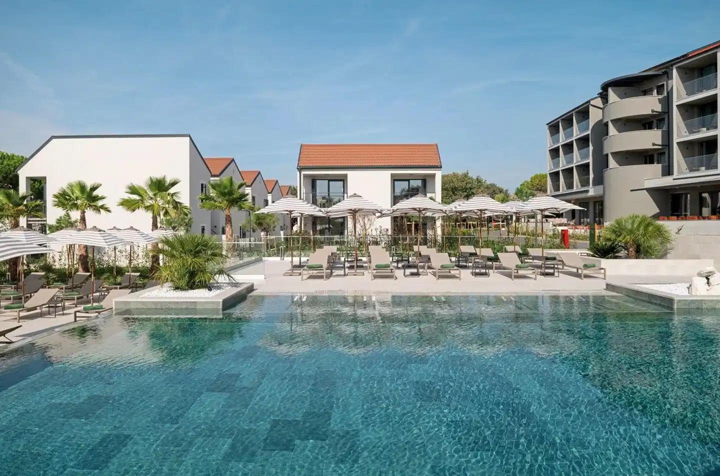 Molum Hotel & Residences Aussenansicht