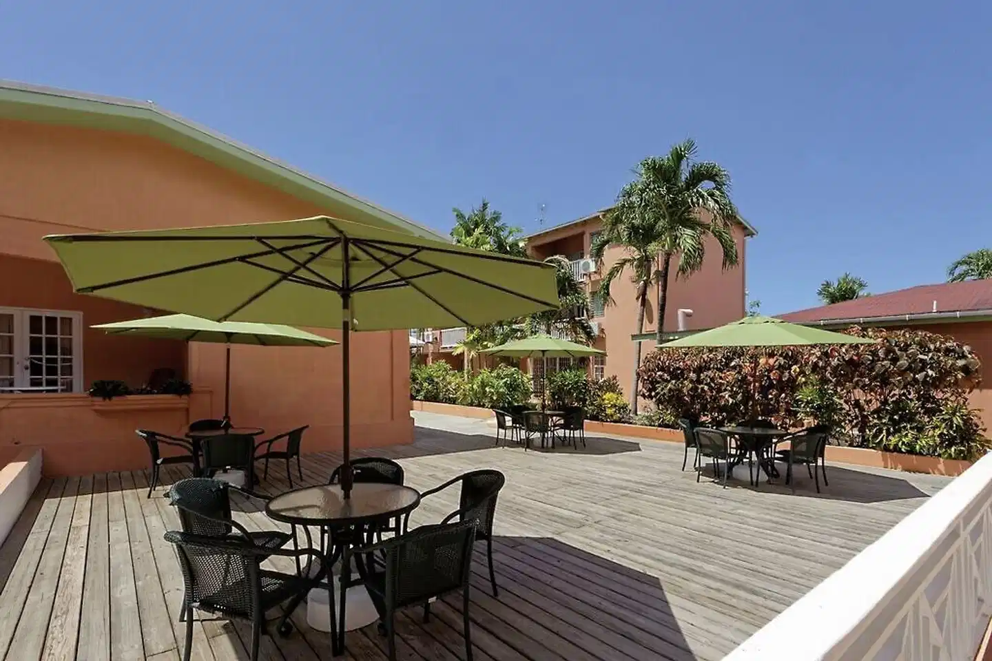 Worthing Court Apartment Hotel Terrasse