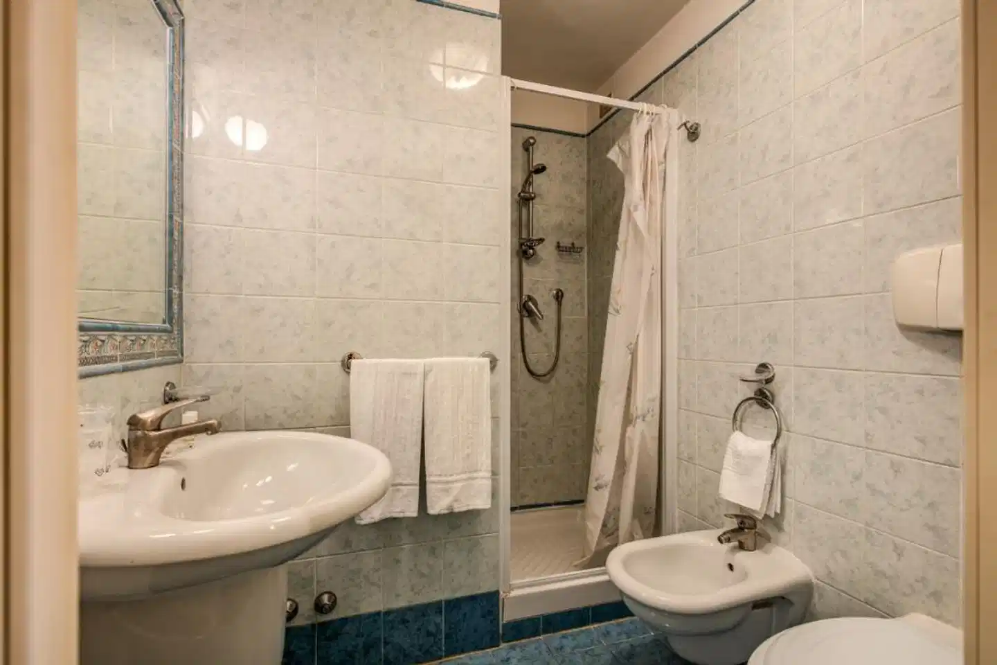 Hotel Laura Badezimmer