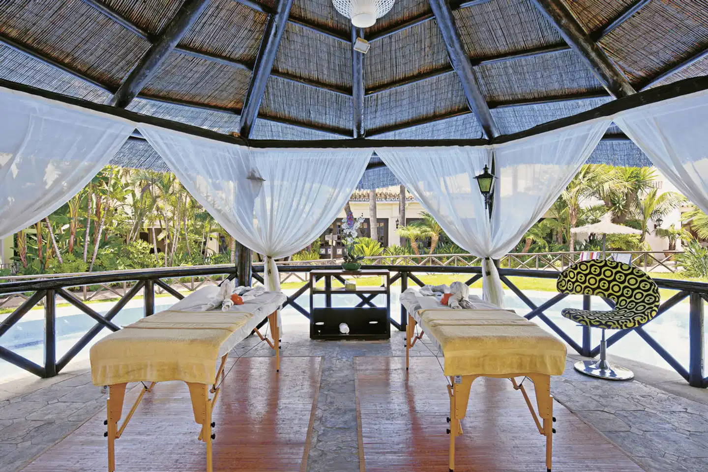 BlueBay Banús Terrasse